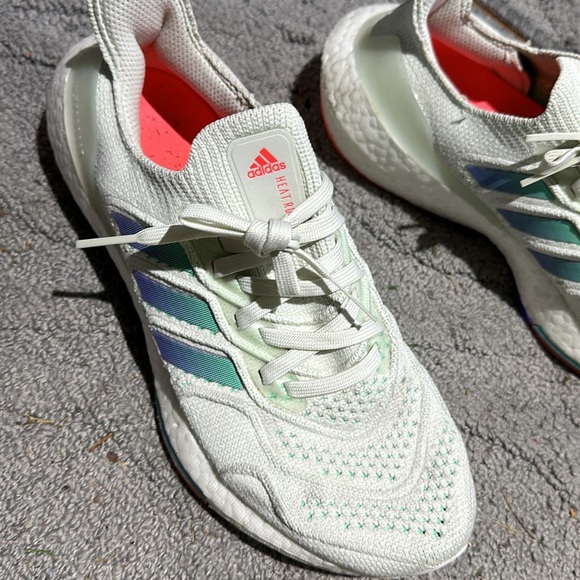 Adidas Ultraboost Heat Ready Running Shoe - Picture 3 of 6